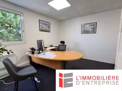 A louer bureaux 140m² avec sanitaire PMR Vannes