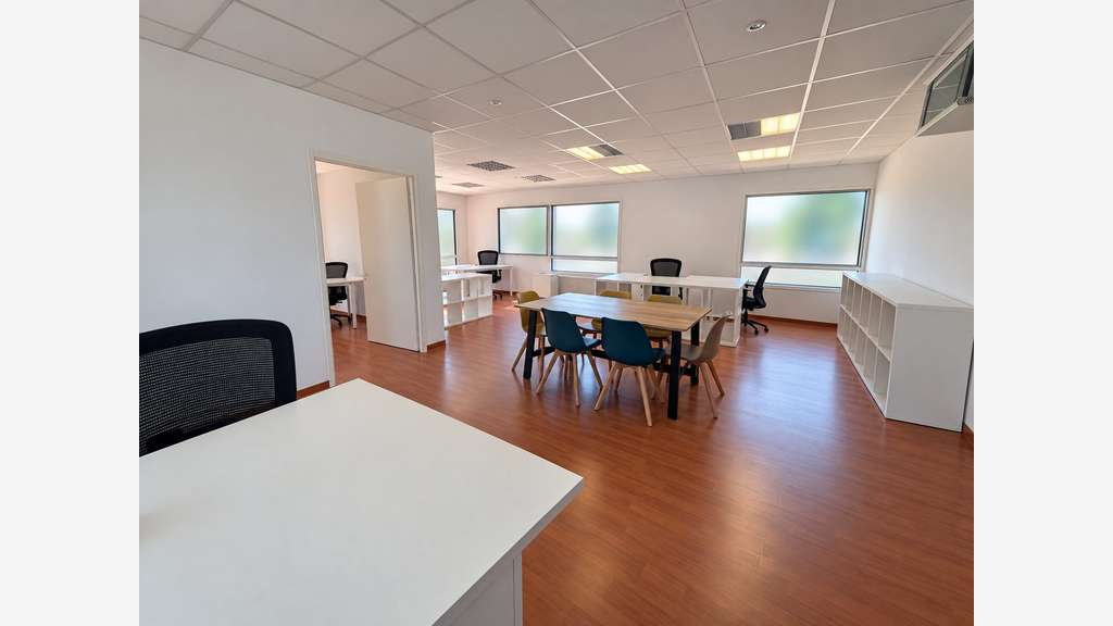 Bureaux de 75m² à louer à Vannes Nord Tenenio