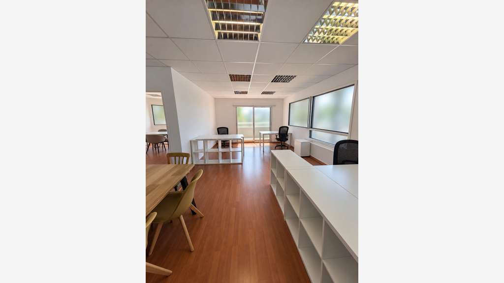Bureaux de 75m² à louer à Vannes Nord Tenenio