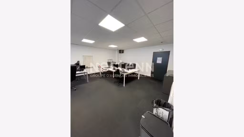 A louer bureaux 107m²Vannes Est accès facile RN165