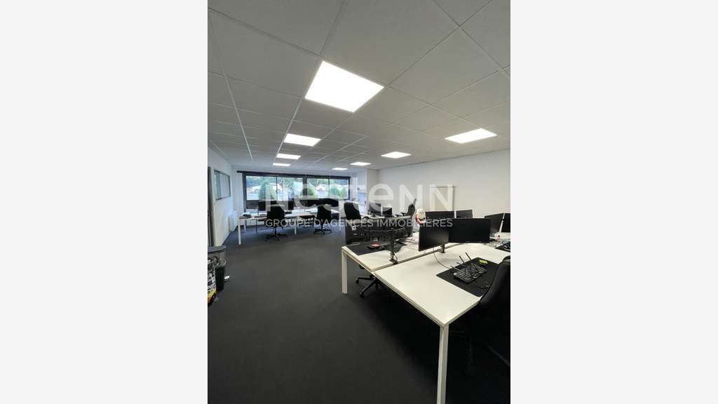 A louer bureaux 107m²Vannes Est accès facile RN165