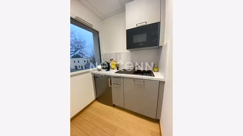 A louer bureaux 35m² à Vannes parc du Ténénio