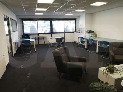 AL VANNES EST - Plateau de bureaux 107m²