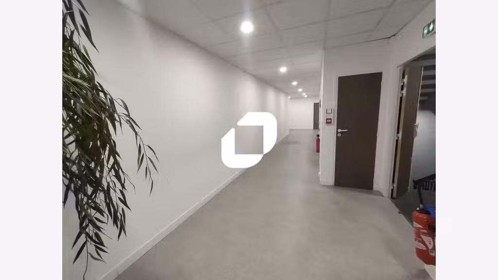 A louer Bureaux 606m² Velizy villacoublay
