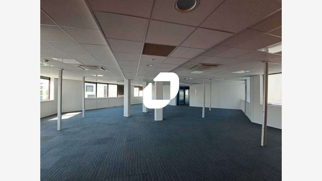 A louer Bureaux 3354m² Velizy villacoublay