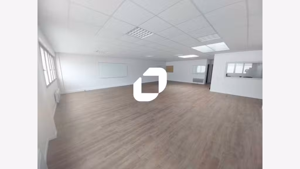 A louer Bureaux 785m² Vernouillet