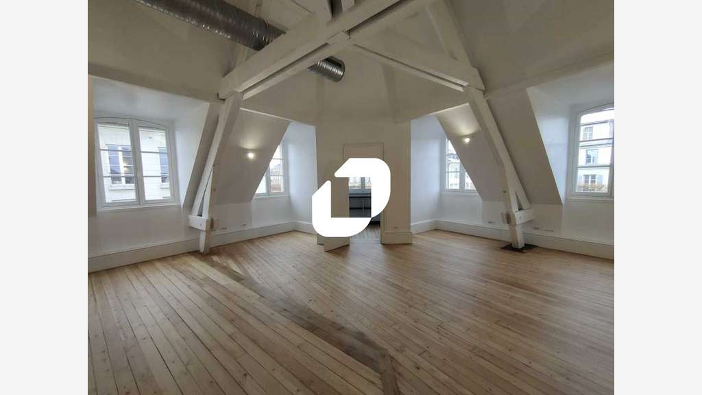 A louer Bureaux 74m² Versailles