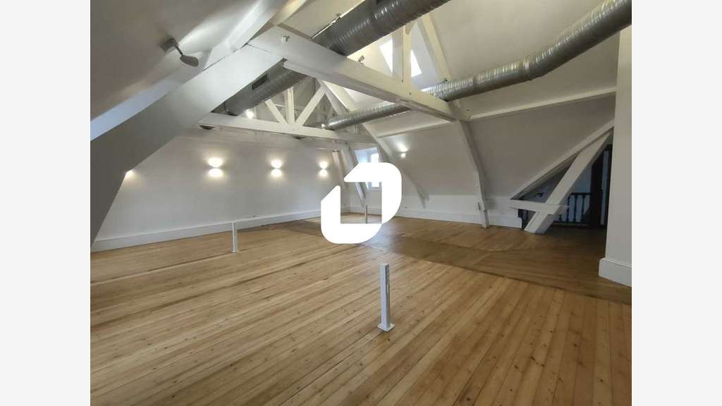 A louer Bureaux 74m² Versailles