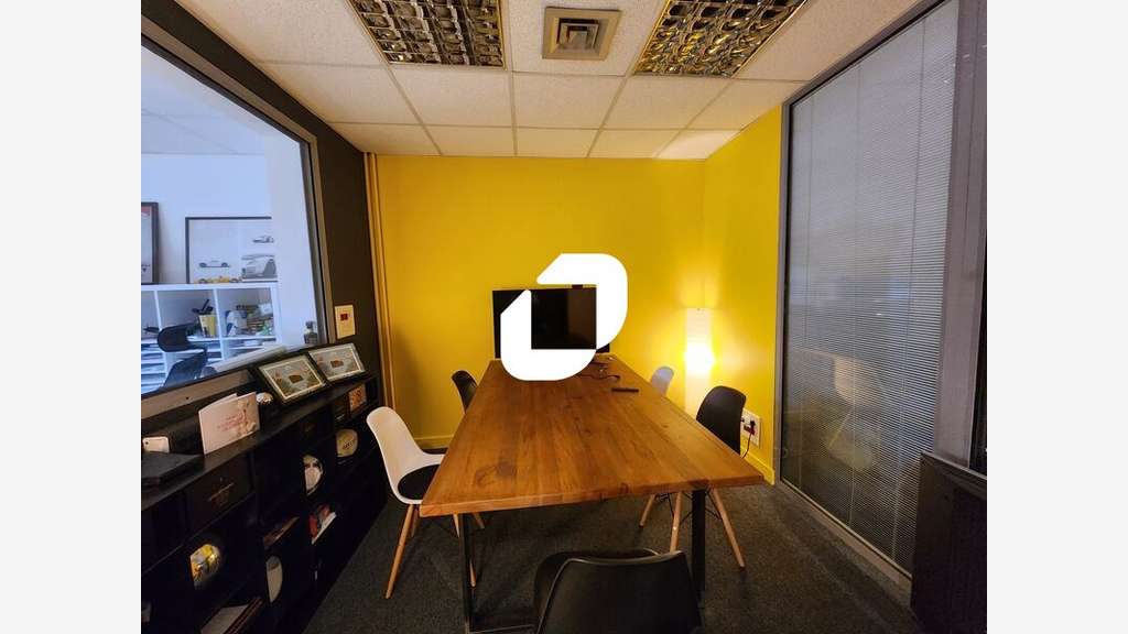 A louer Bureaux 122m² Versailles