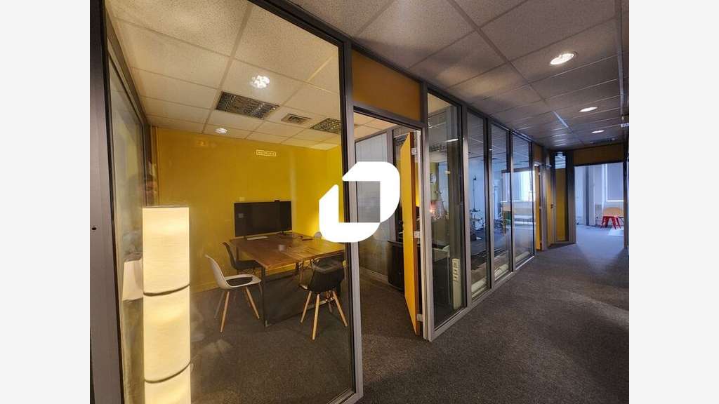 A louer Bureaux 122m² Versailles
