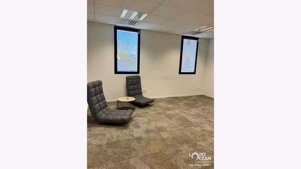 A louer plateau de bureaux 302m² en RDC à Vertou
