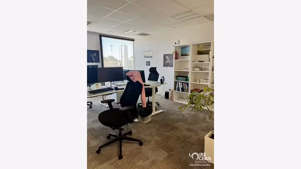 A louer plateau de bureaux 302m² en RDC à Vertou