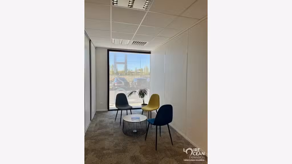 A louer plateau de bureaux 302m² en RDC à Vertou