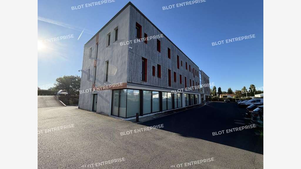 Location bureaux de 310m² au 2ème étage à Vertou