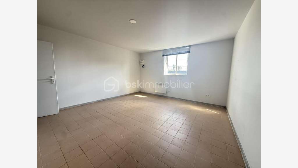 A louer bureaux de 22m² à Villabé Courtes Épluches