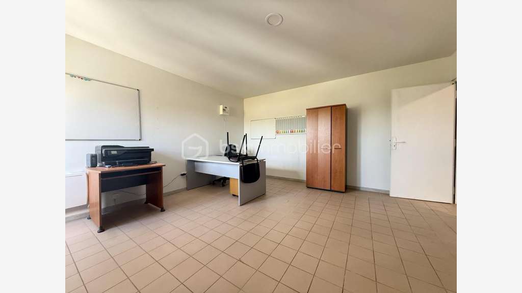 A louer bureaux 22m² à Villabé Courtes Épluches