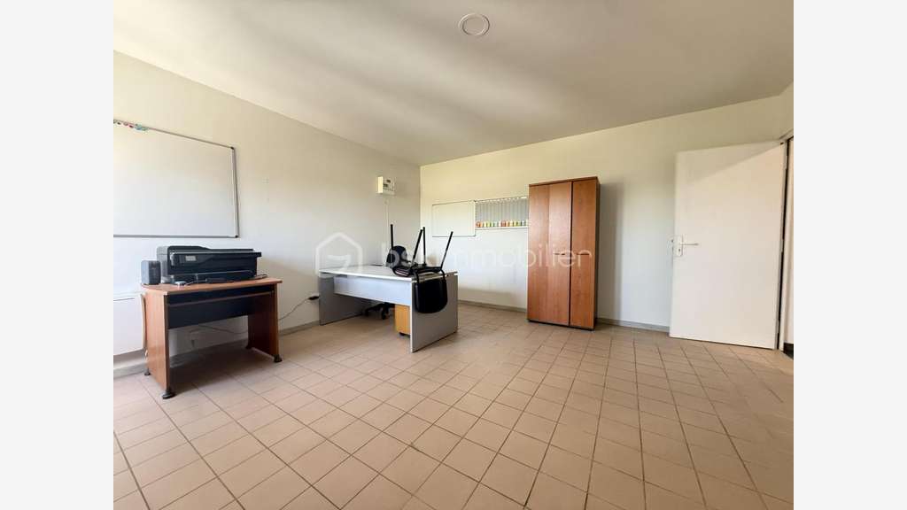A louer bureaux 22m² à Villabé Courtes Épluches