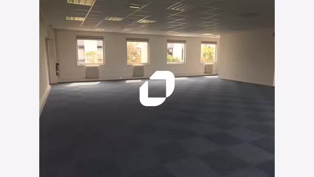 A louer Bureaux 2250m² Villebon sur yvette
