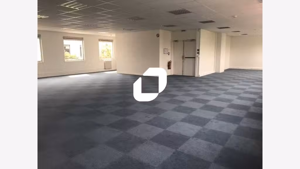 A louer Bureaux 2250m² Villebon sur yvette