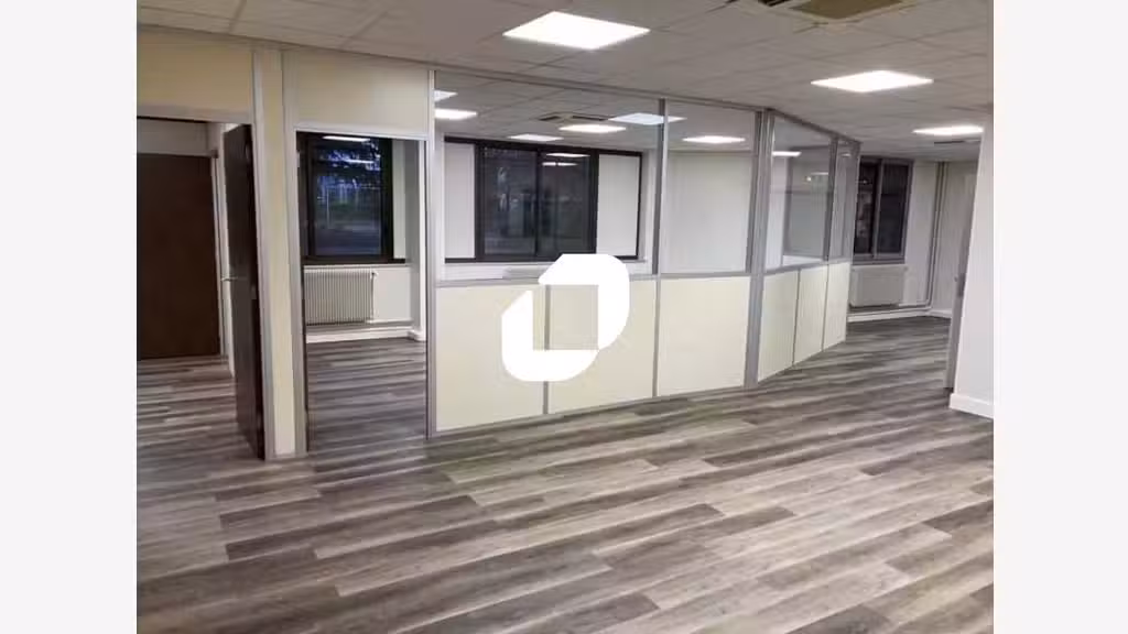 A louer Bureaux 235m² Villebon sur yvette