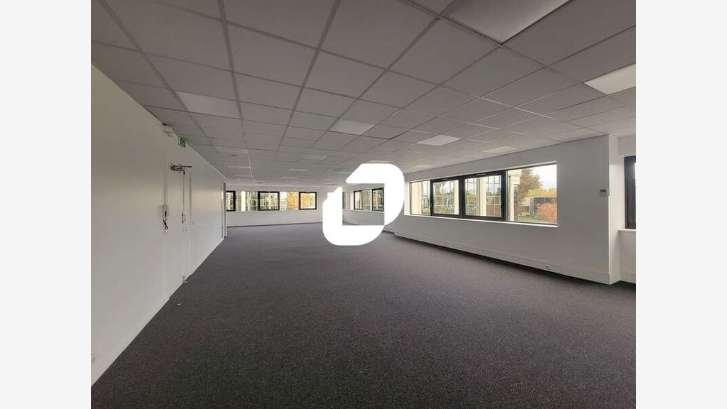 A louer Bureaux 636m² Villebon sur yvette