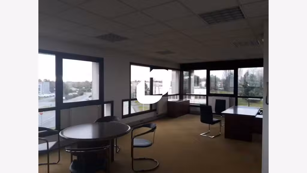 A louer Bureaux 65m² Villejust