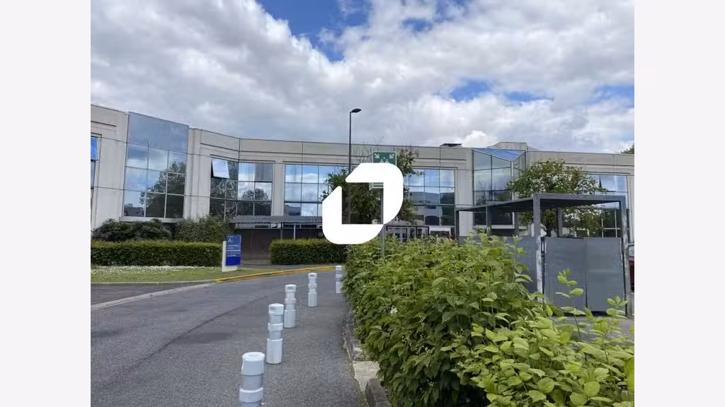 A louer Bureaux 220m² Villepinte