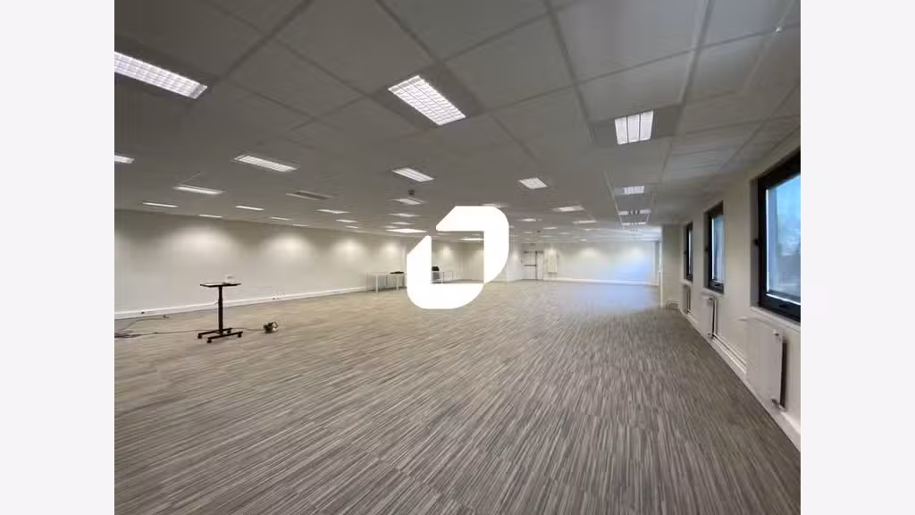 A louer Bureaux 220m² Villepinte