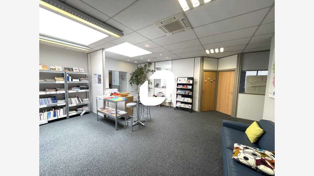 A louer Bureaux 996m² Villeurbanne