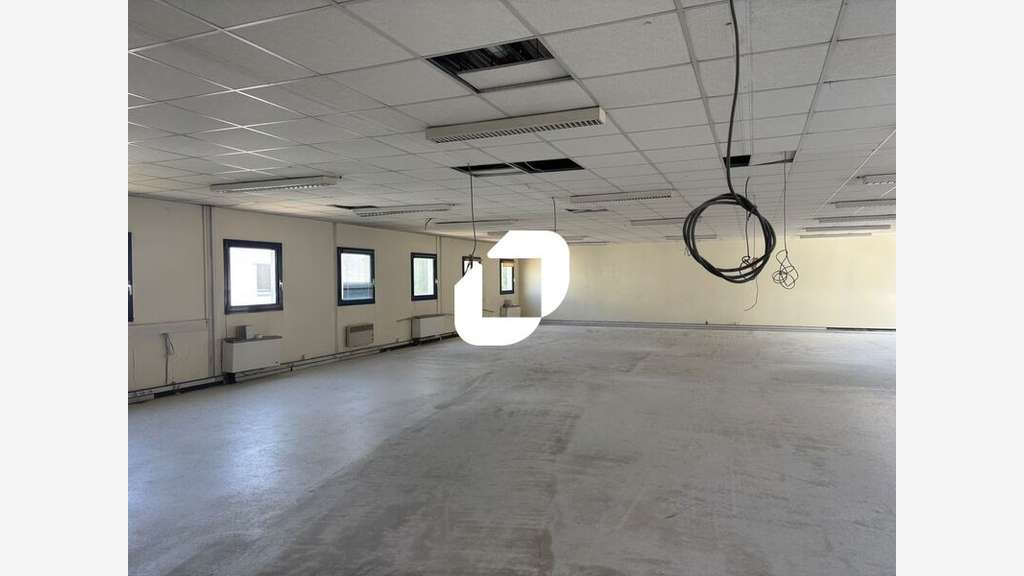 A louer Bureaux 2326m² Villeurbanne