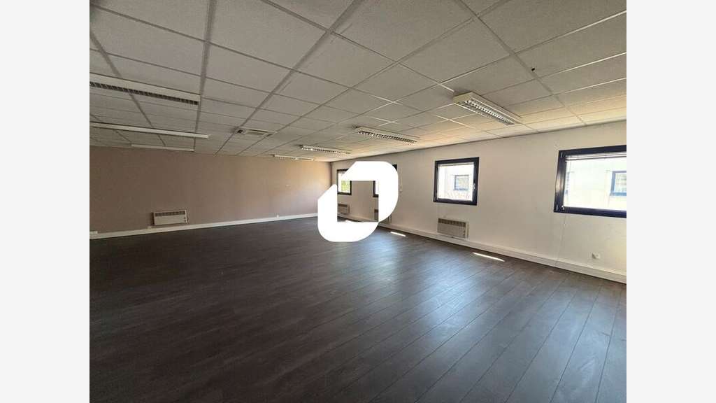 A louer Bureaux 2326m² Villeurbanne