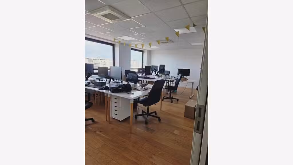 Locaux de 83m² à louer Villeurbanne Charpennes