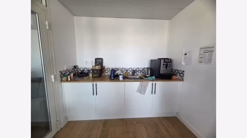 Locaux de 83m² à louer Villeurbanne Charpennes
