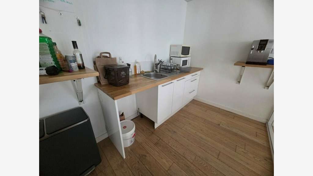 Bureau 79m² R+1 à louer à Villeurbanne  Charpennes