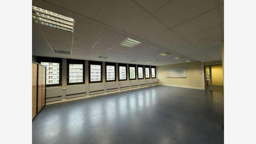 Bureaux de 1355m² à louer à Villeurbanne Millenium