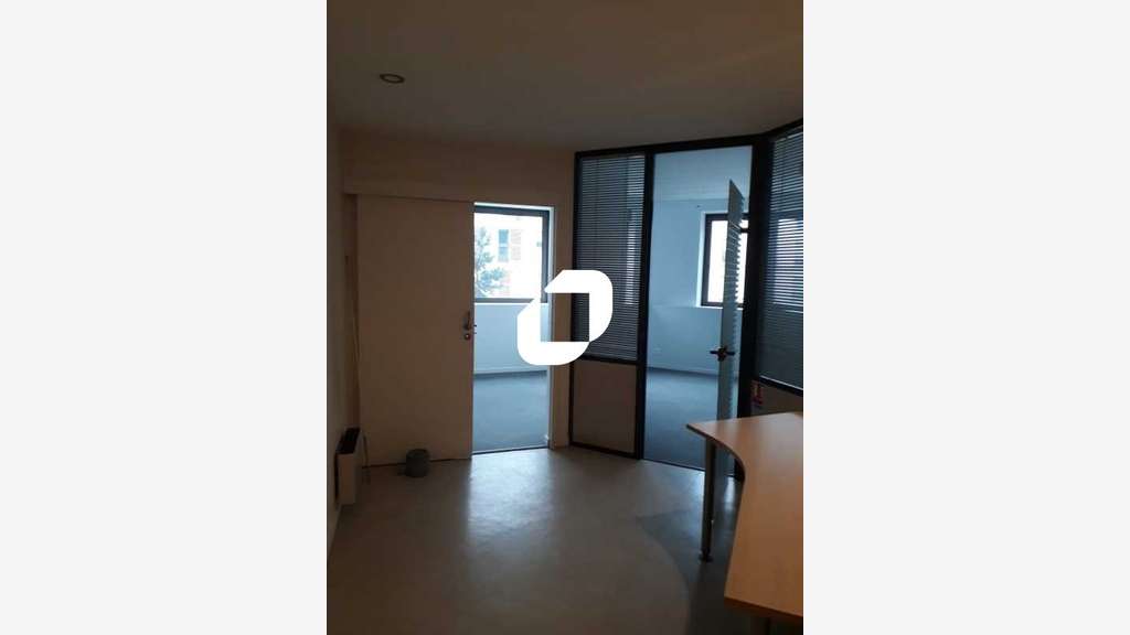 A louer Bureaux 59m² Viroflay