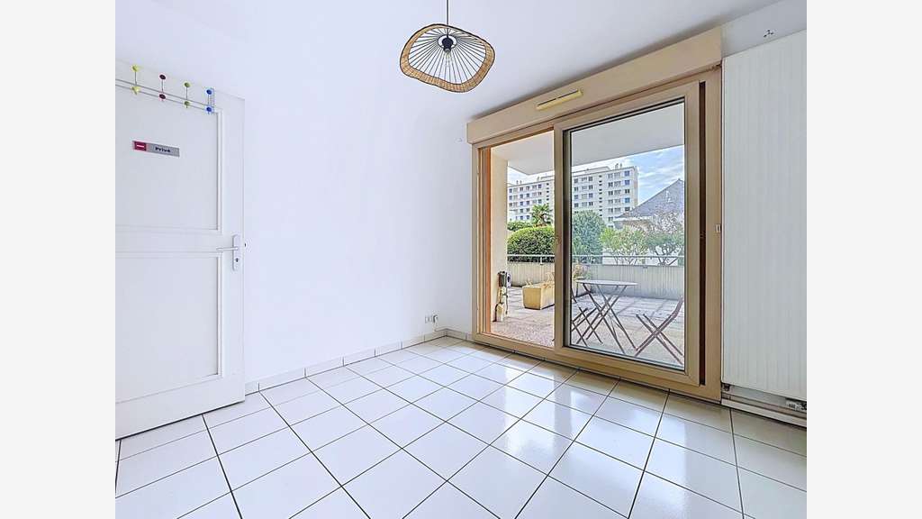 Bureau cabinet 10m² à louer à Voiron centre