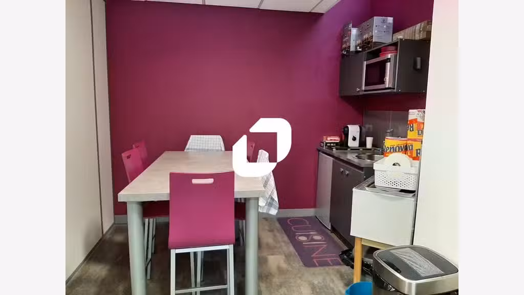 A louer Bureaux 128m² Voisins le bretonneux