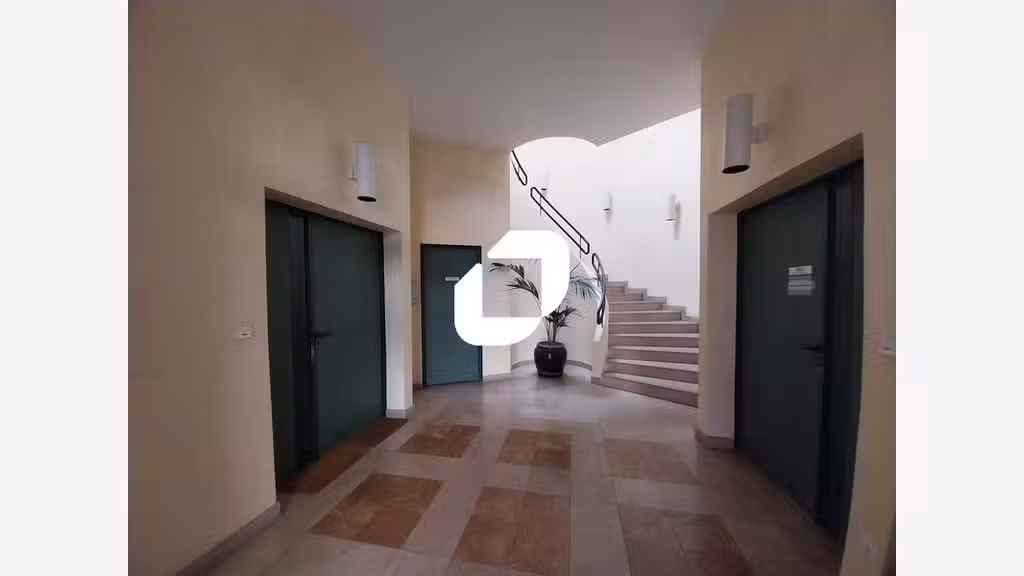 A louer Bureaux 1136m² Voisins le bretonneux