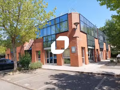 A louer Bureaux 673m² Voisins le bretonneux