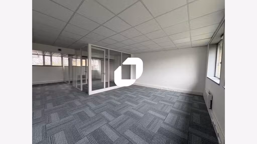 A louer Bureaux 162m² Voisins le bretonneux