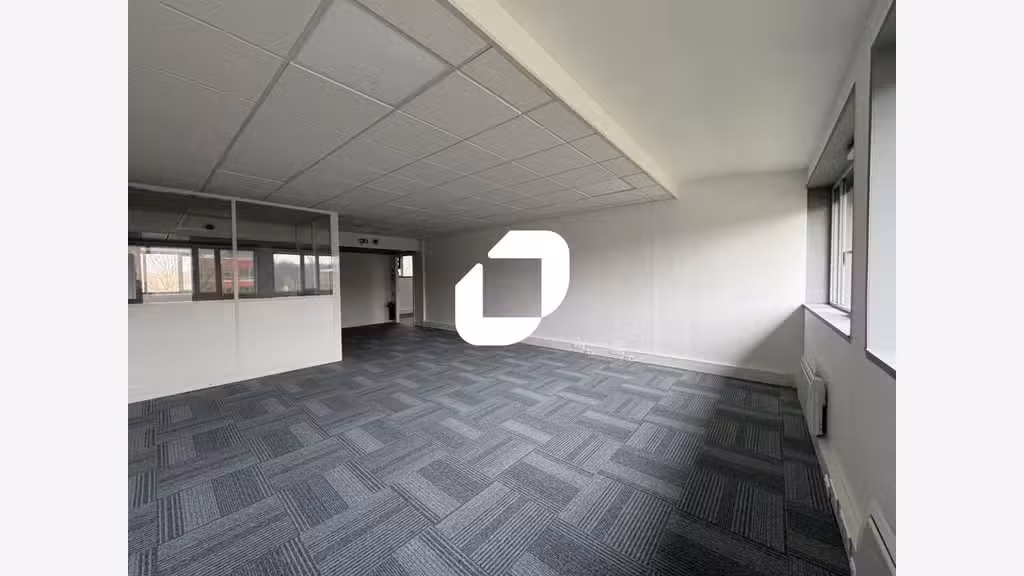 A louer Bureaux 162m² Voisins le bretonneux