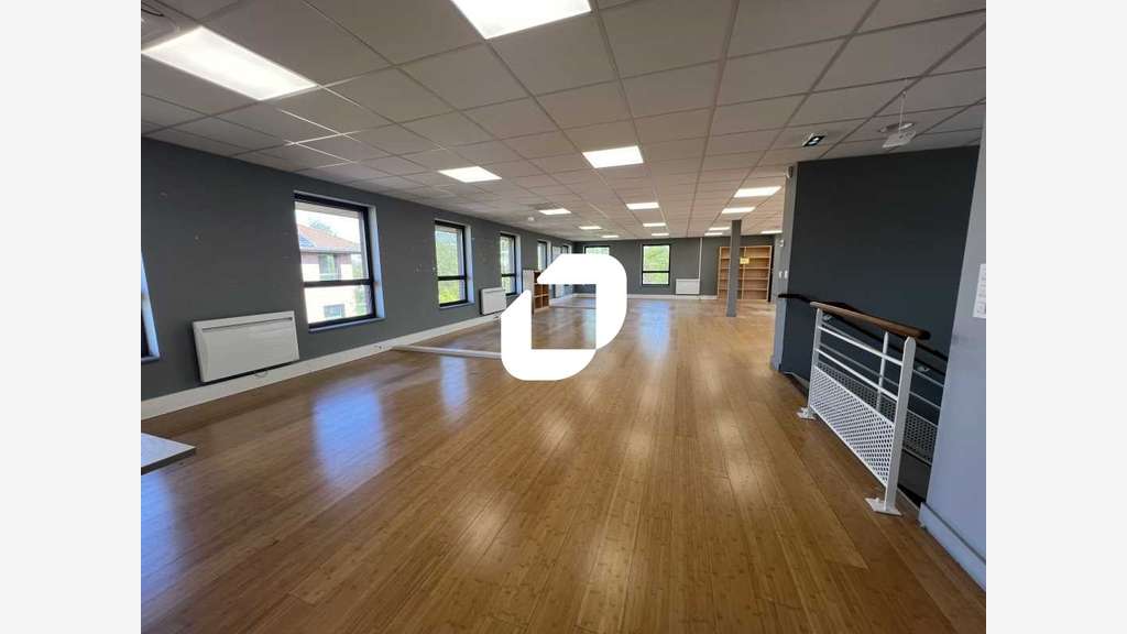 A louer Bureaux 1448m² Wambrechies