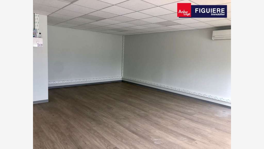 Bureaux 134m² divis. à louer Zone du Tubé à Istres
