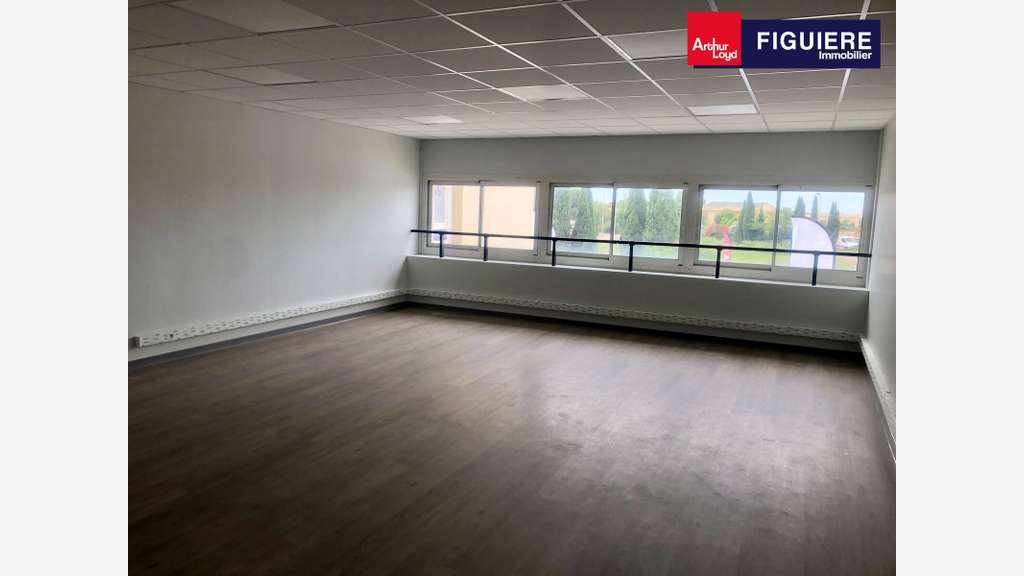 Bureaux 134m² divis. à louer Zone du Tubé à Istres