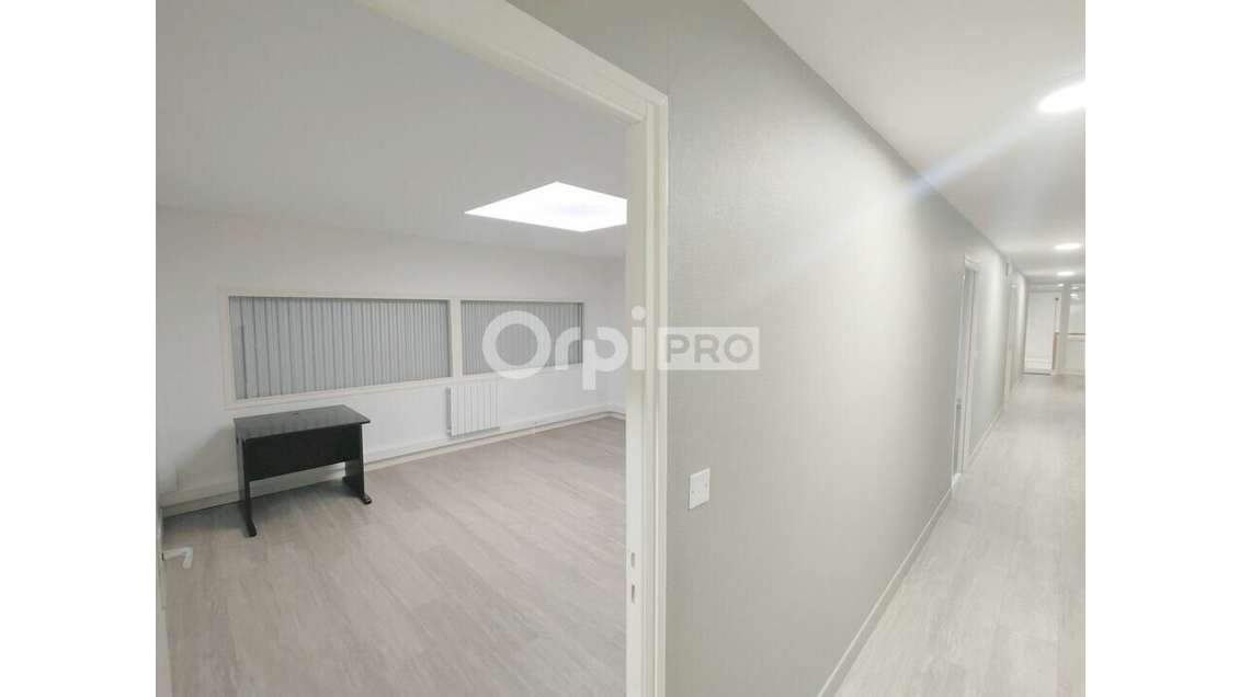 Bureaux 133m² R+1 à louer à Reims Farman