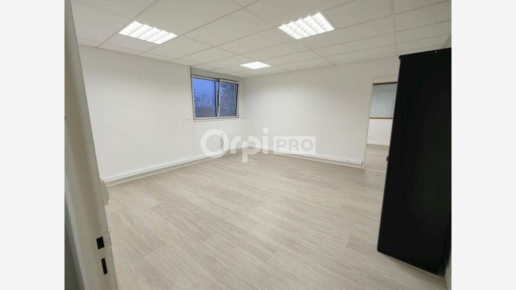 Bureaux 133m² R+1 à louer à Reims Farman
