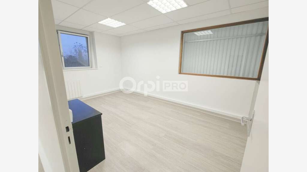 Bureaux 133m² R+1 à louer à Reims Farman