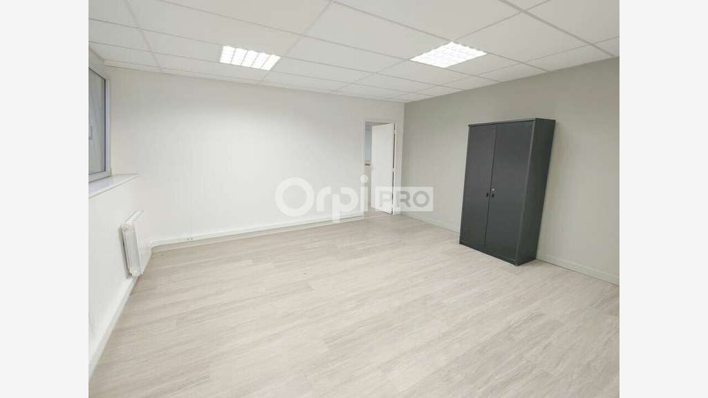Bureaux 133m² R+1 à louer à Reims Farman
