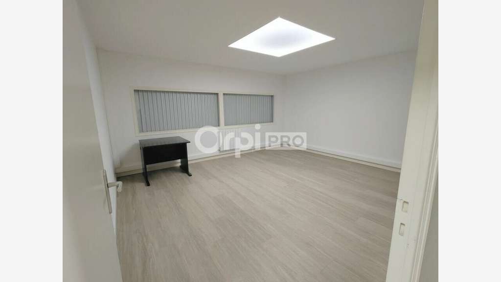 Bureaux 133m² R+1 à louer à Reims Farman